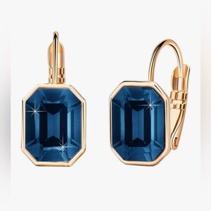 Gorgeous Neiman Marcus 18KT Dip square Dark Sapphire dangle Earrings